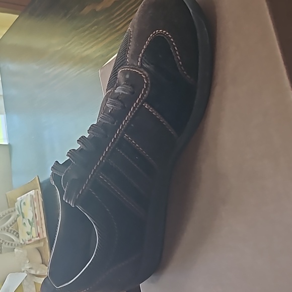 LOUIS VUITTON  Brown suede sneakers  Men's 8 1/2 / Ladies 10 With shoe box - Picture 6 of 16